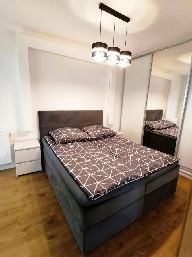 Jurajska Plaza - Nowoczesny Apartament Z Osobna Sypialnia, Parking Gratis - Kielce Luaran gambar